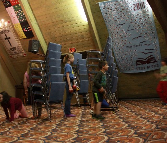 531761_10151483372433758_1551931496_n